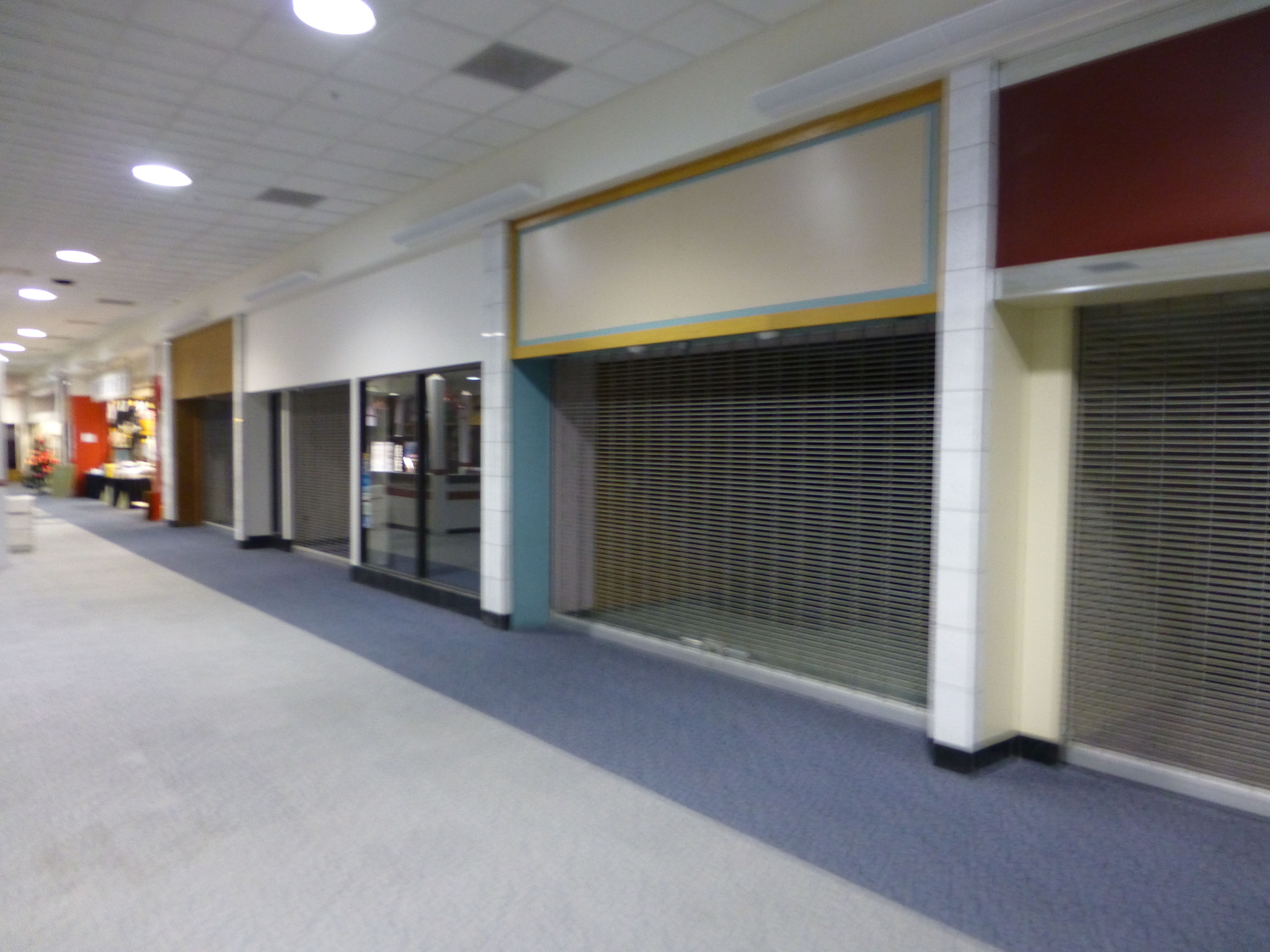 Parkway Center Mall's empty stores